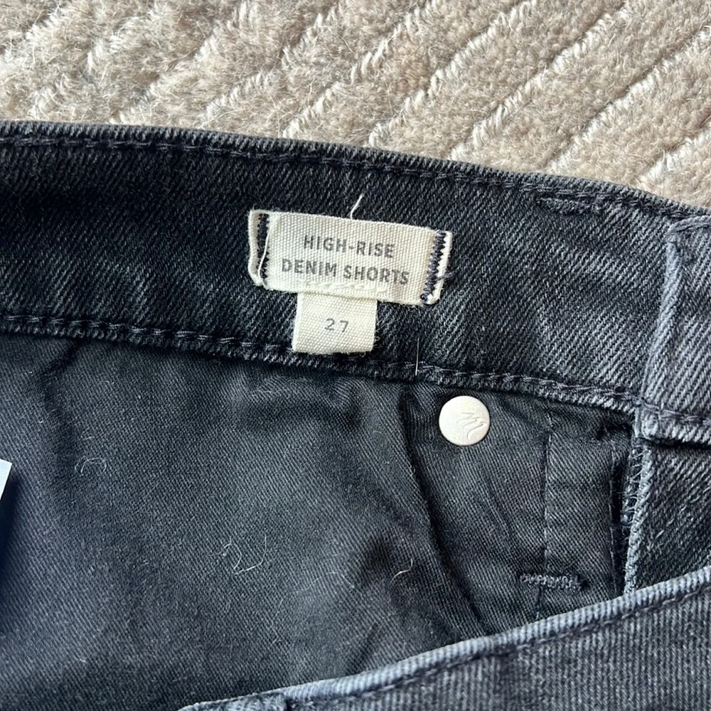 Women’s Madewell black denim shorts - size 27 - Picture 4 of 5